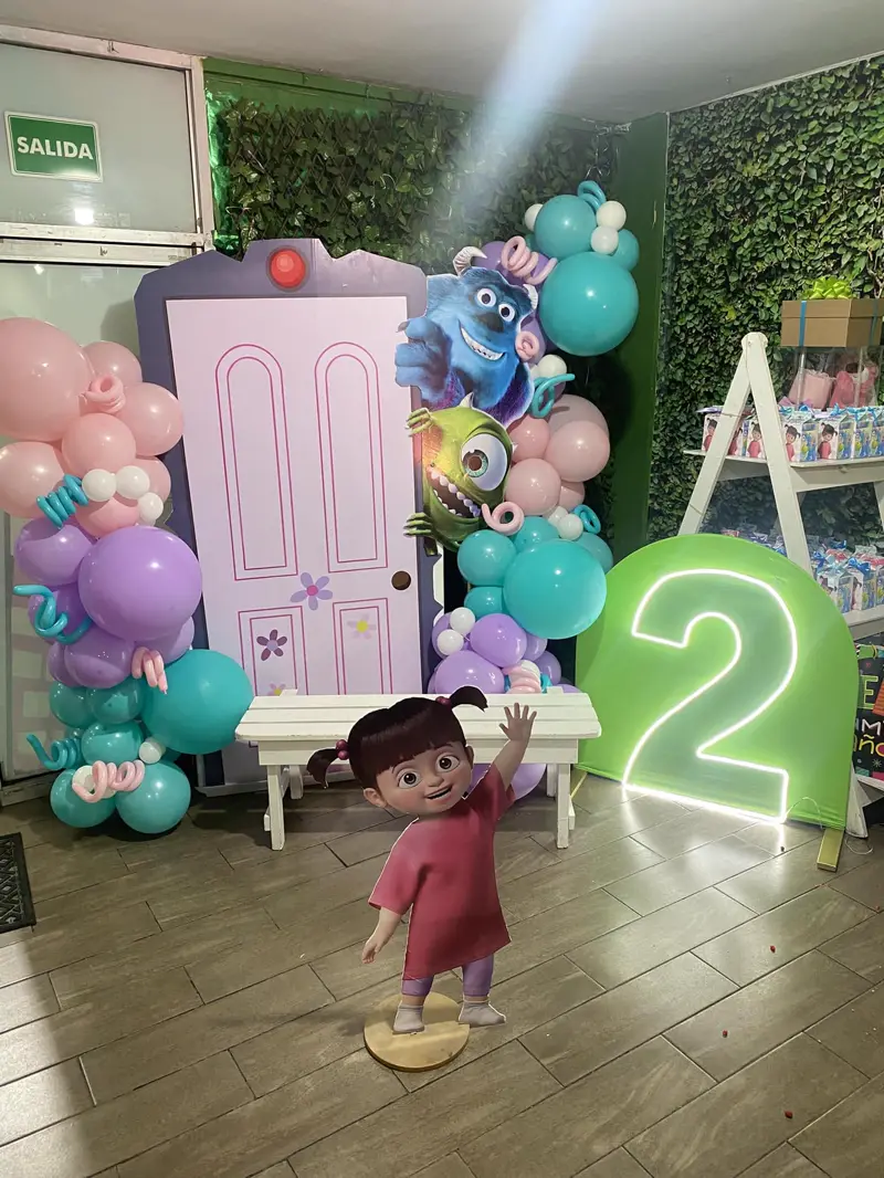 Montaje temático con globos