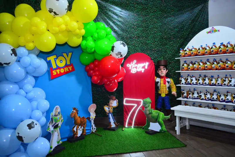 Montaje temático de Toy Story